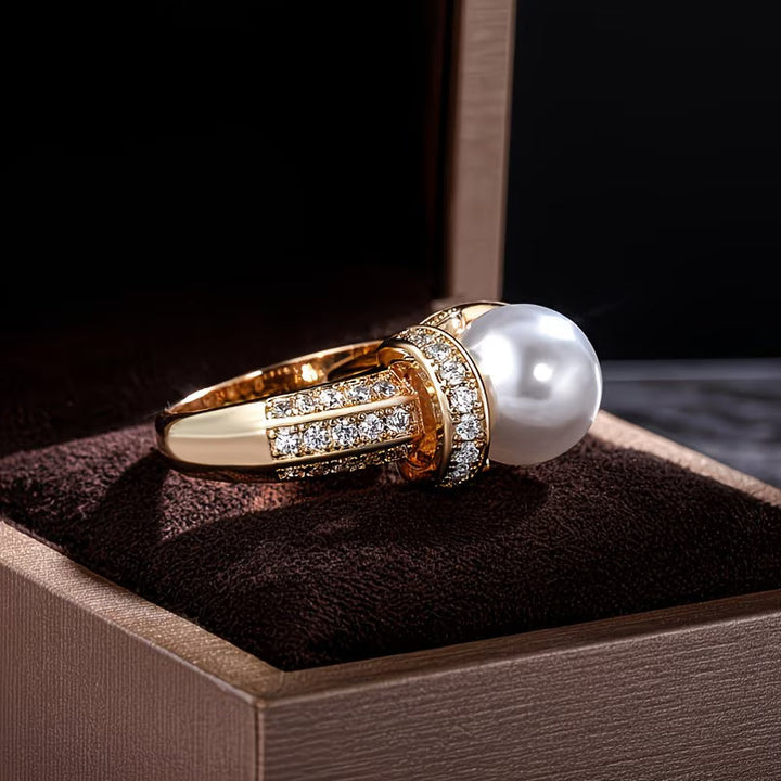 Ring met kroonparel