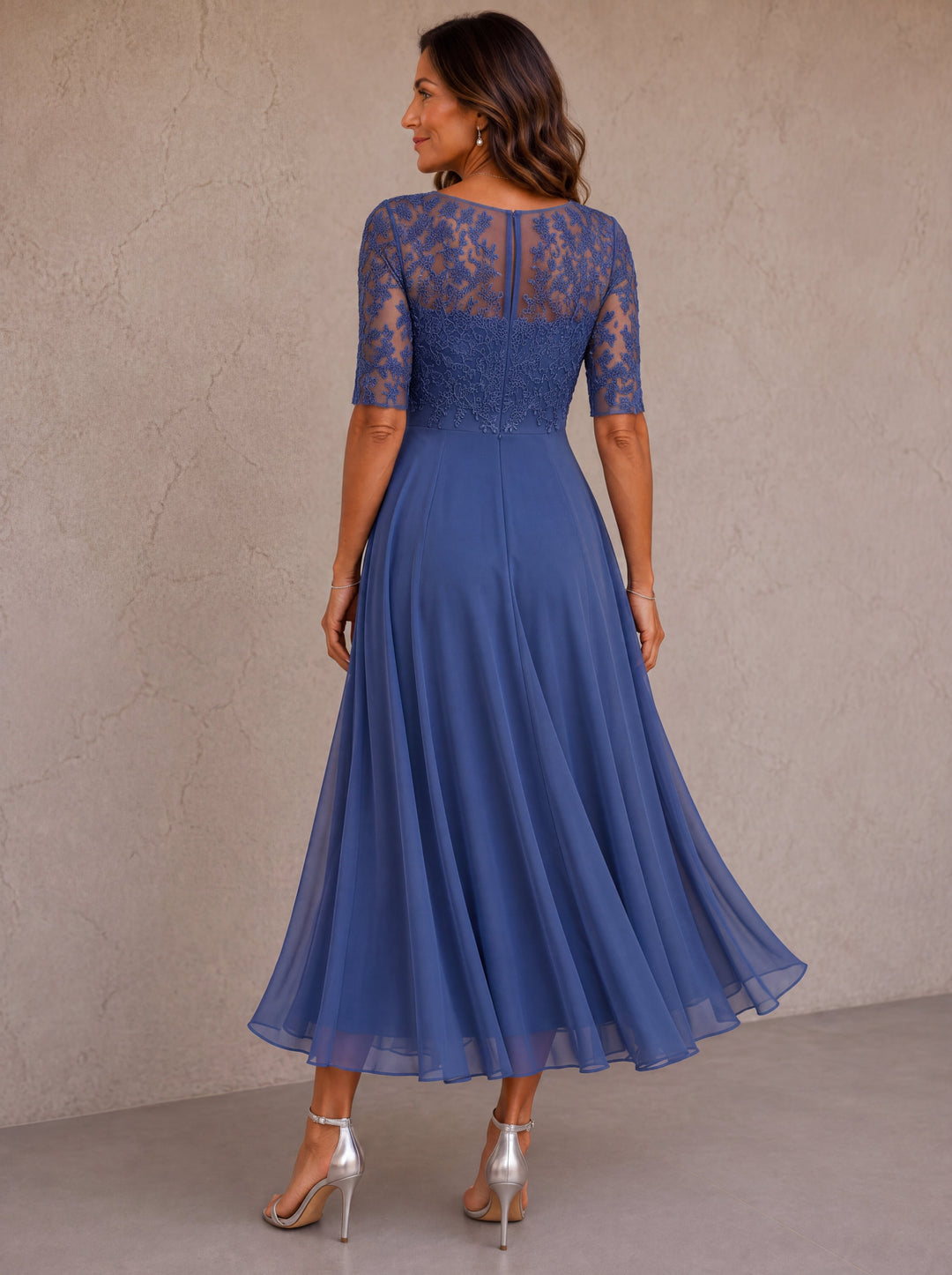 Abella | Jurk van Kant en Chiffon